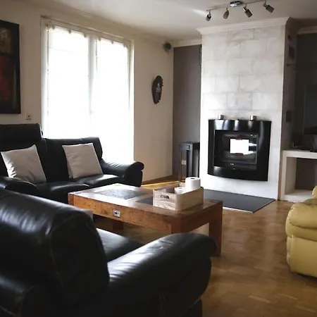 Cozy 3 Bedroom House With 11 Kw Electric Car Charger Apartment