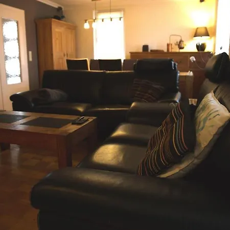 Cozy 3 Bedroom House With 11 Kw Electric Car Charger Hesperange