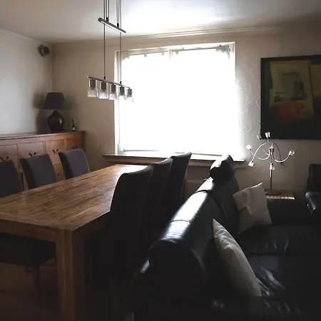 公寓 Cozy 3 Bedroom House With 11 Kw Electric Car Charger *