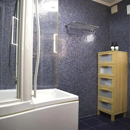 Cozy 3 Bedroom House With 11 Kw Electric Car Charger