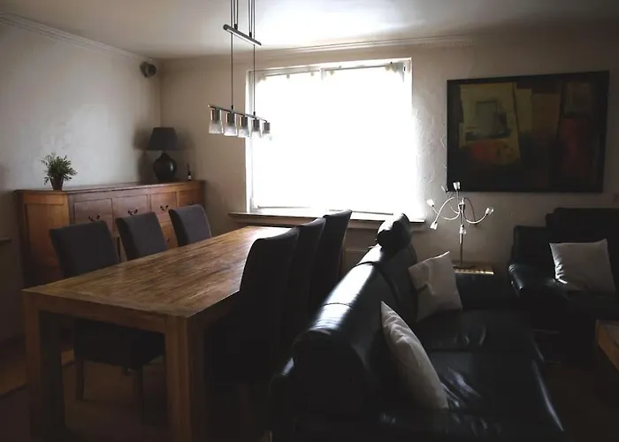 Apartment Cozy 3 Bedroom House With 11 Kw Electric Car Charger *