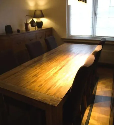 Apartment Cozy 3 Bedroom House With 11 Kw Electric Car Charger *