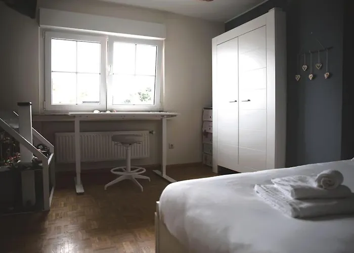 Apartment Cozy 3 Bedroom House With 11 Kw Electric Car Charger